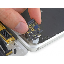 Замена гнезда для наушников Retina MacBook 2017